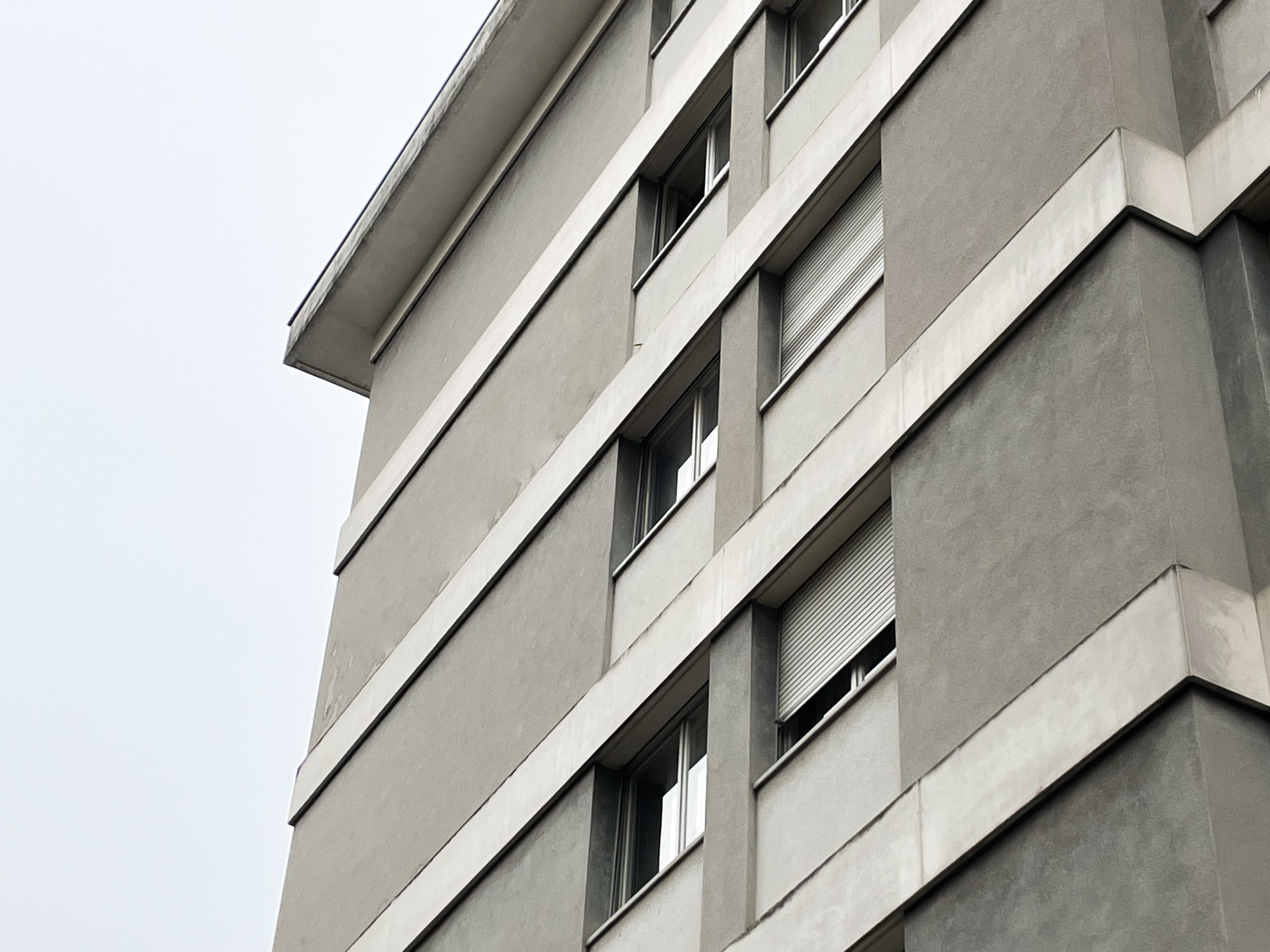 Immeuble gris situé à vevey